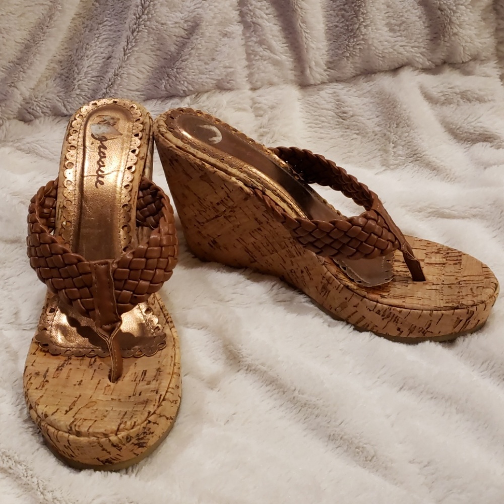 Brown wedges